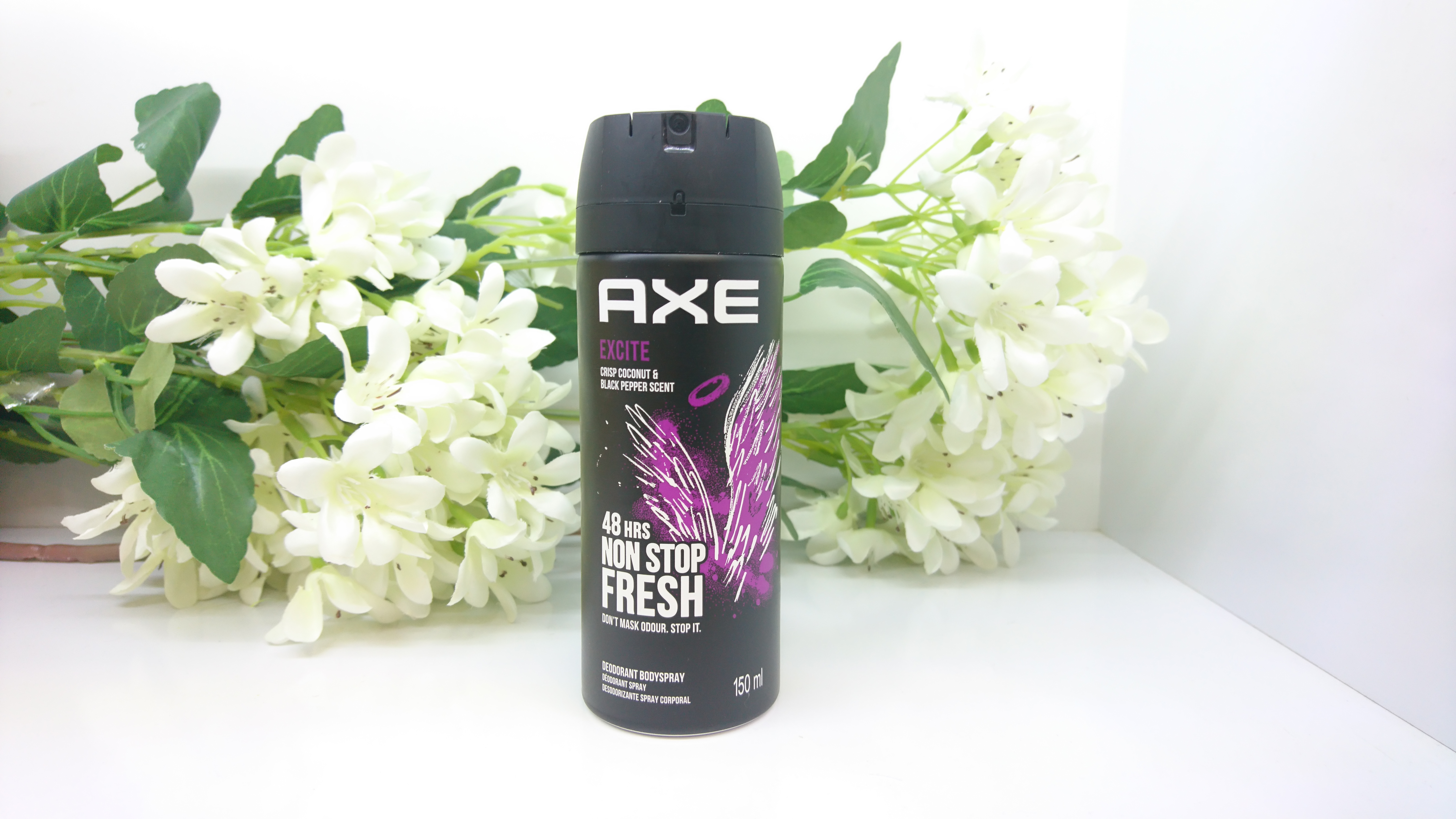 اسپری خوشبو کننده بدن آکس AXE رایحه نارگیل و فلفل سیاه EXCITE_CRISP COCONUT & BLACK PEPPER