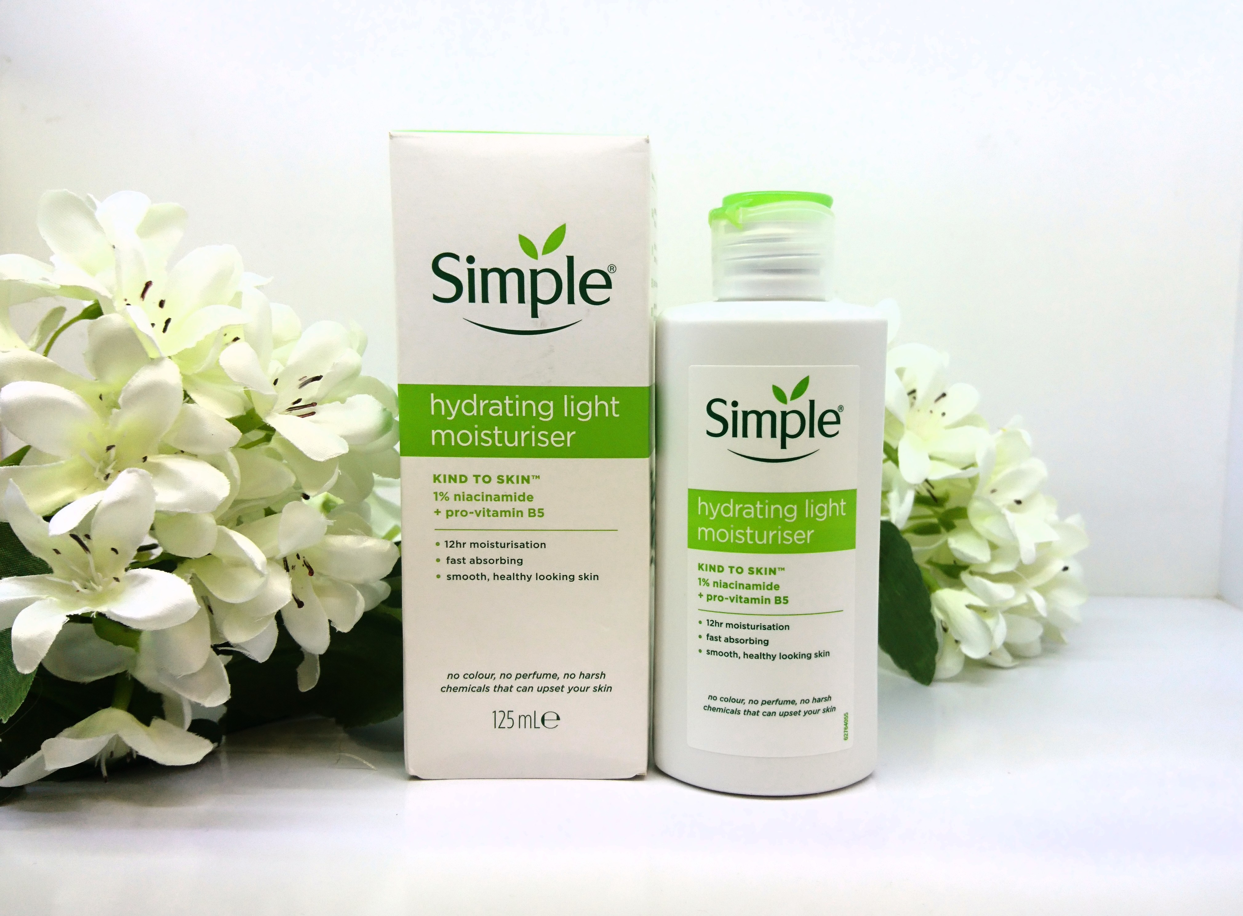 آبرسان سیمپل SIMPLE مناسب پوستهای معمولی و یا چرب