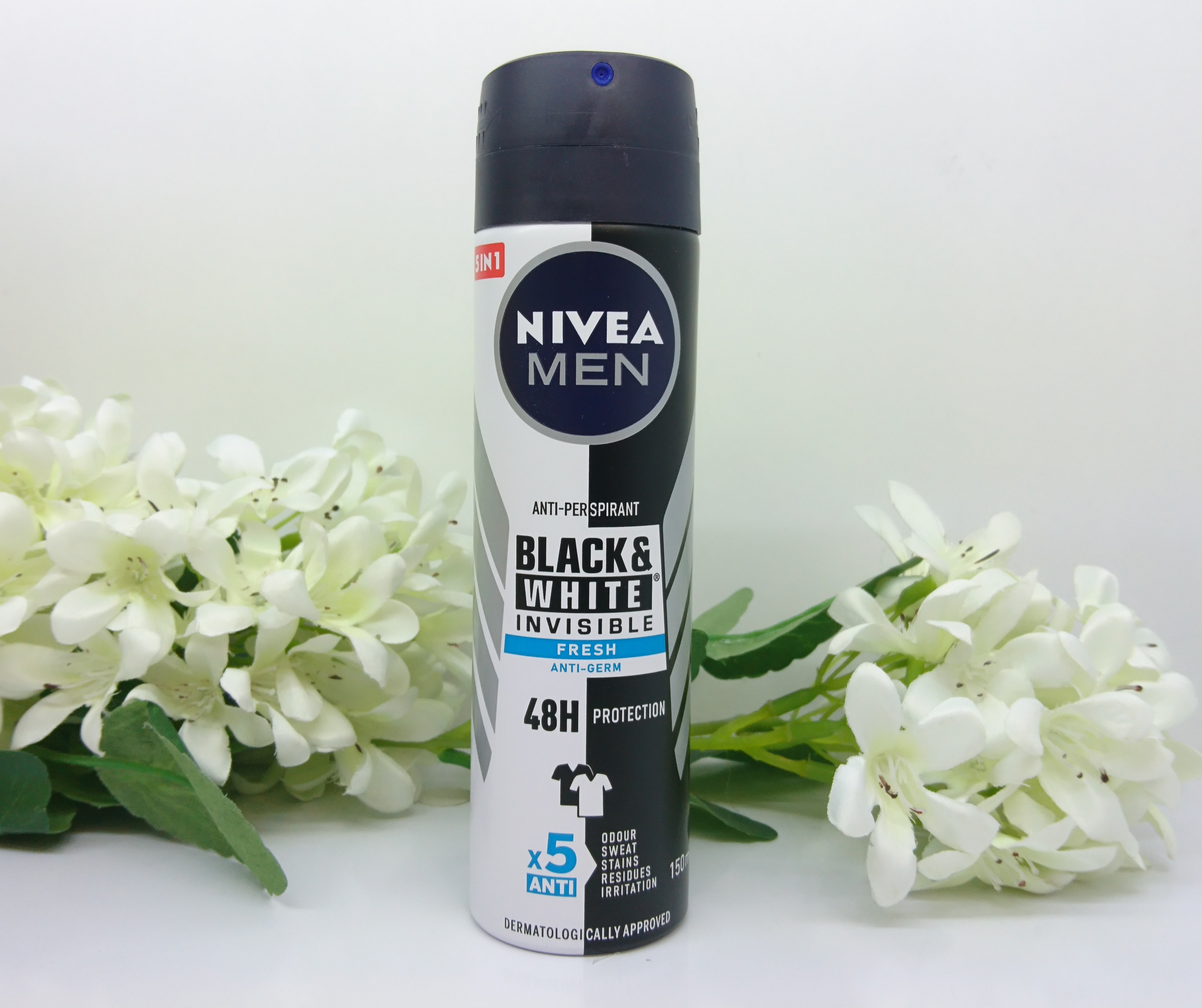 اسپری خوشبو کننده و ضد تعریق بدن و لباس نیوآ بلک اند وایت اینویزیبل فِرِش BLACK AND WHITE_INVISIBLE_FRESH  مردانه