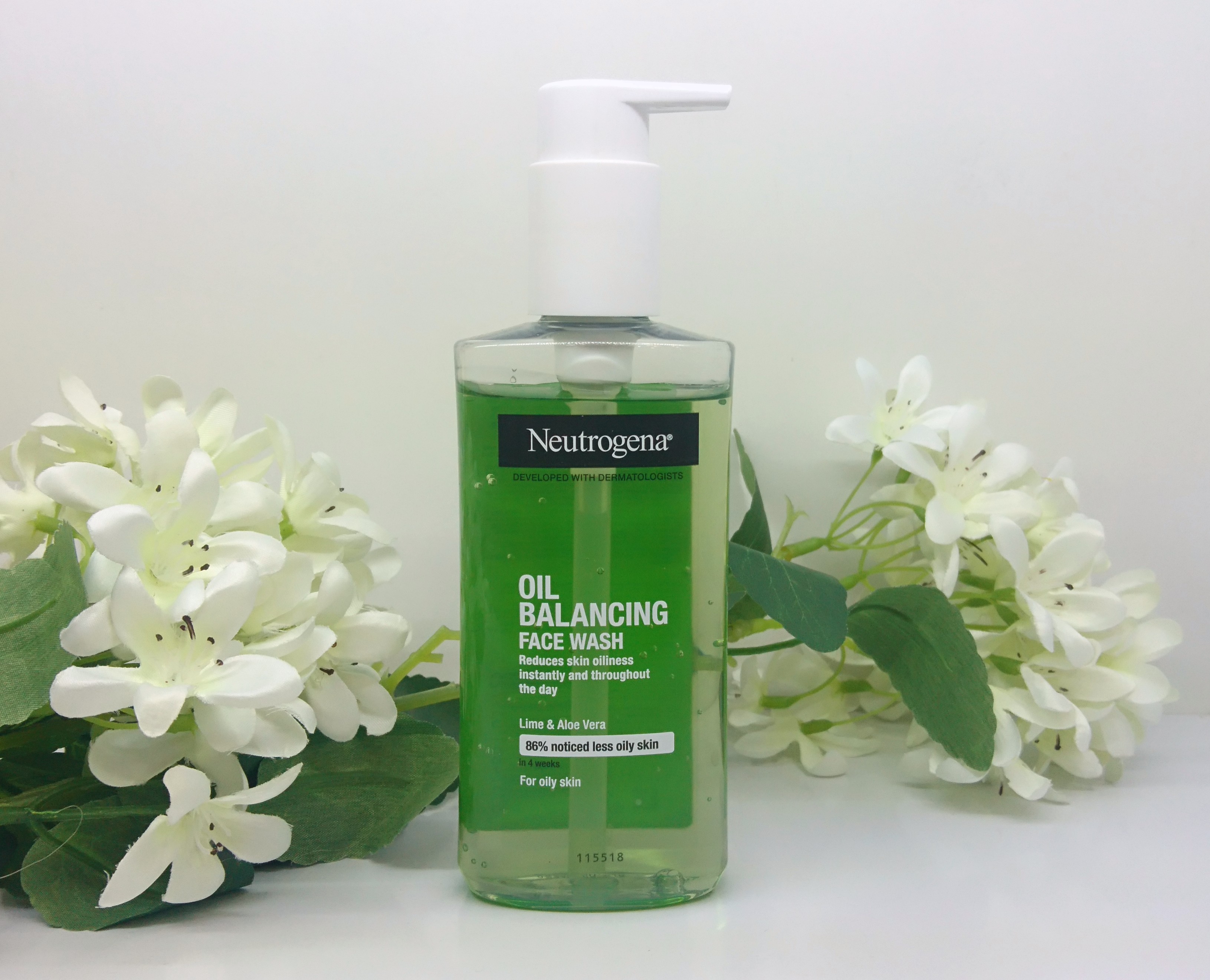 ژل شوینده صورت نیتروژنا(نوتروژنا ، نتروژنا) Neutrogena ، مناسب پوستهای چرب، متعادل کننده چربی پوست صورت